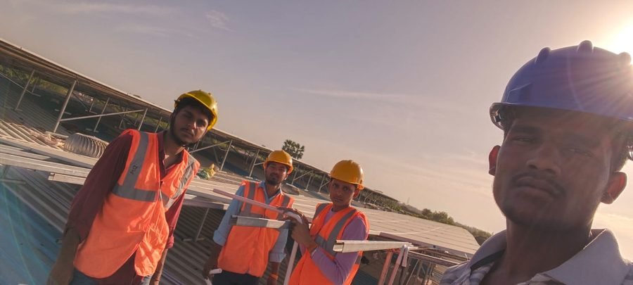 Auctus Resources site crew at a commissioned solar plant